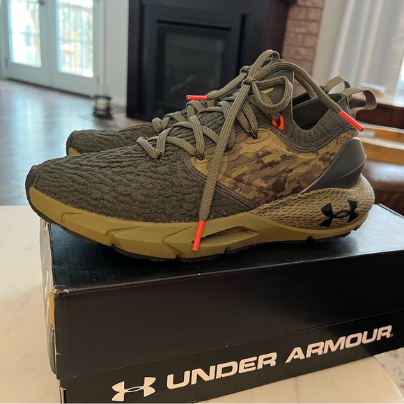 Under Armour size 7.5 men - camo HOVR - Picture 5 of 10